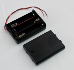 Battery Holder 3xAA with Cover - Thumbnail